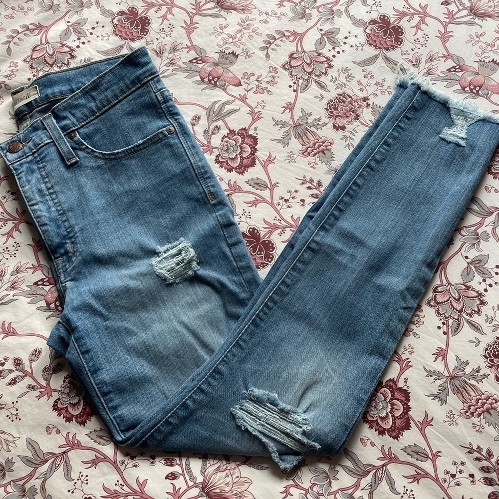 Madewell 9" High Rise Skinny Jeans in Ontario Wash: Distressed Hem‎ Edition 27 - Picture 8 of 16